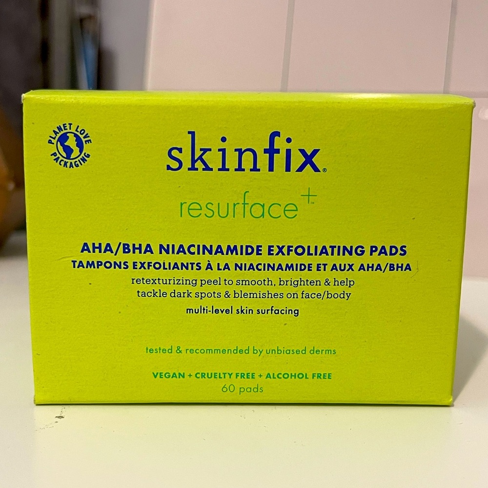 SKINFIX RESURFACE+ AHA/BHA NIACINAMIDE EXFOLIATING PADS